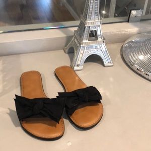 Never worn bow flats 🖤🖤